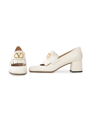 V-Logo Pump mit Fransen 55mm