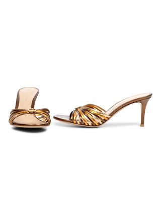Vyna Heel in Metallic-Optik