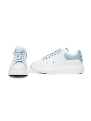 Sneaker mit Oversized-Sohle Blau