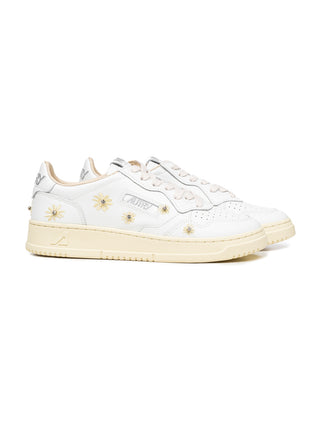 Medalist Low Women mit Blumen-Applikationen