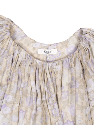 Kurzes plissiertes Kleid aus Seidencharmeuse