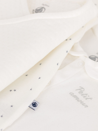 Erstausstattungskoffer mit warmer Babykleidung - Creme/Gemustert