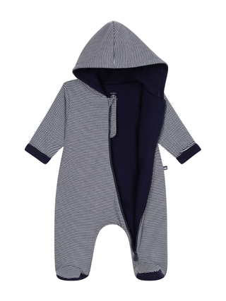 Wattierter Overall mit Kapuze und Füßchen, gestreift – Blau/Weiß