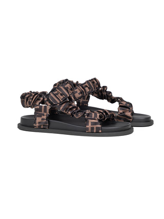 Sandalen mit FF-Muster